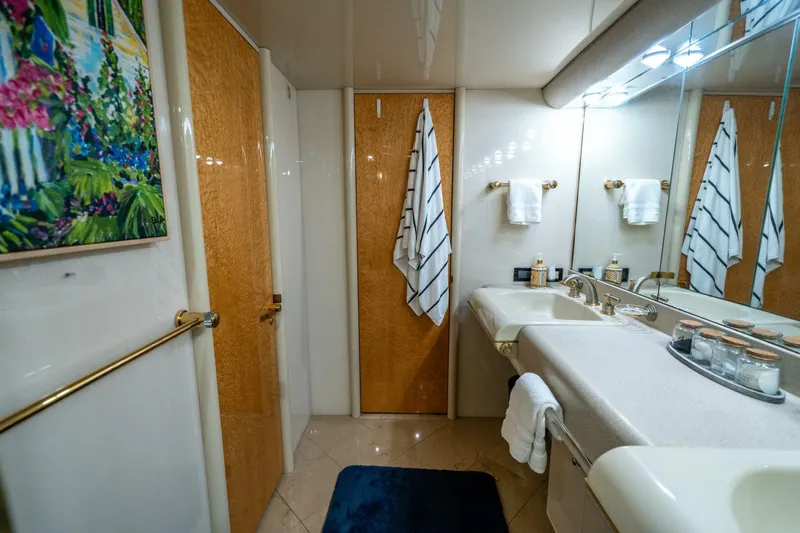 Slide: The Image of Lazzara Yachts 76 Motor Yacht 1994 - 4722524