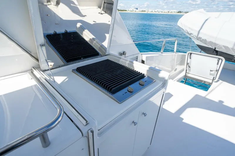 Slide: The Image of Lazzara Yachts 76 Motor Yacht 1994 - 4722533