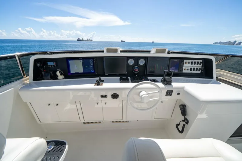 Slide: The Image of Lazzara Yachts 76 Motor Yacht 1994 - 4722540