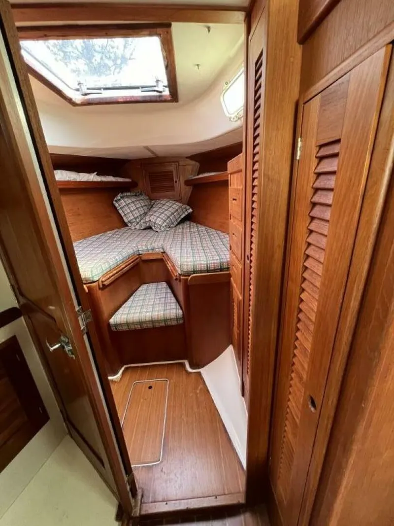 Slide: The Image of Tartan 37 1984 - 4722715