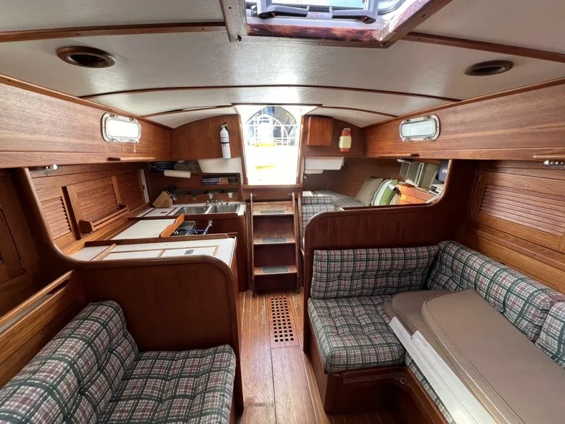 Slide: The Image of Tartan 37 1984 - 4722716