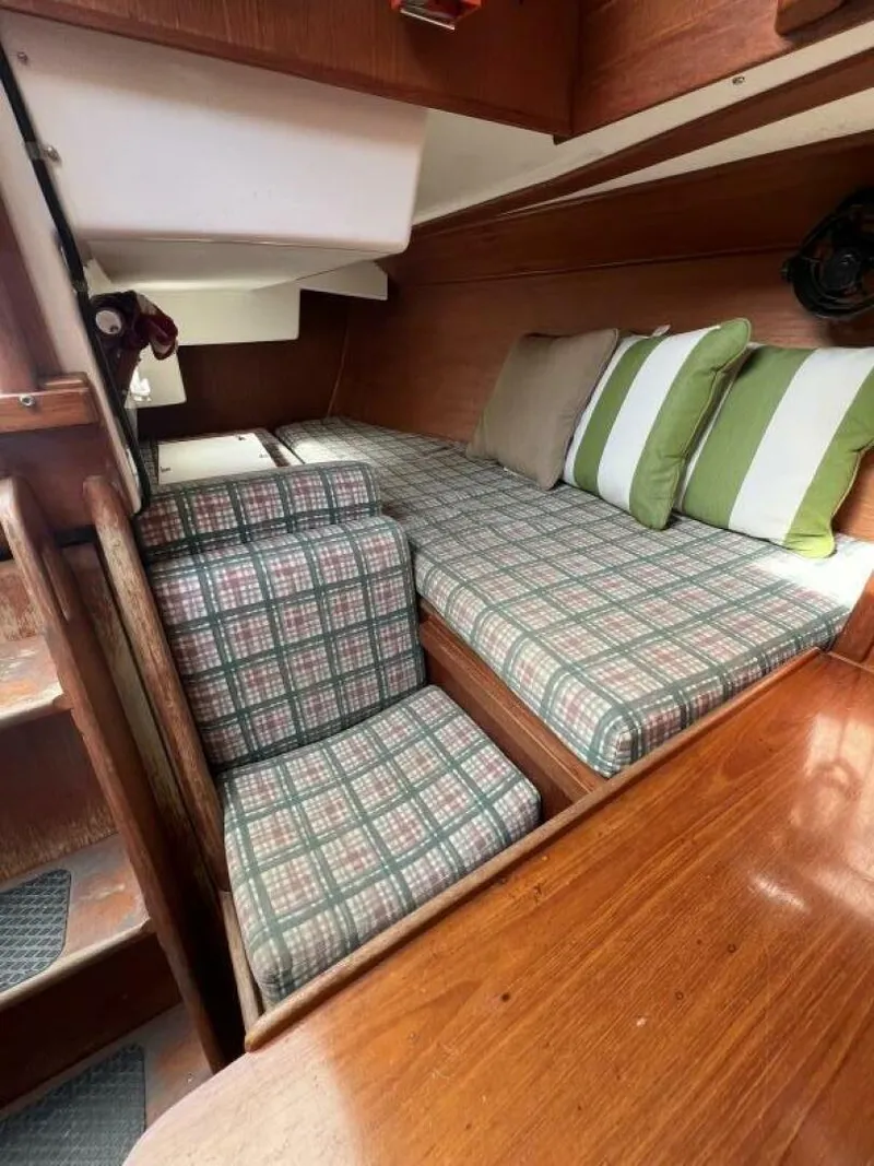 Slide: The Image of Tartan 37 1984 - 4722719