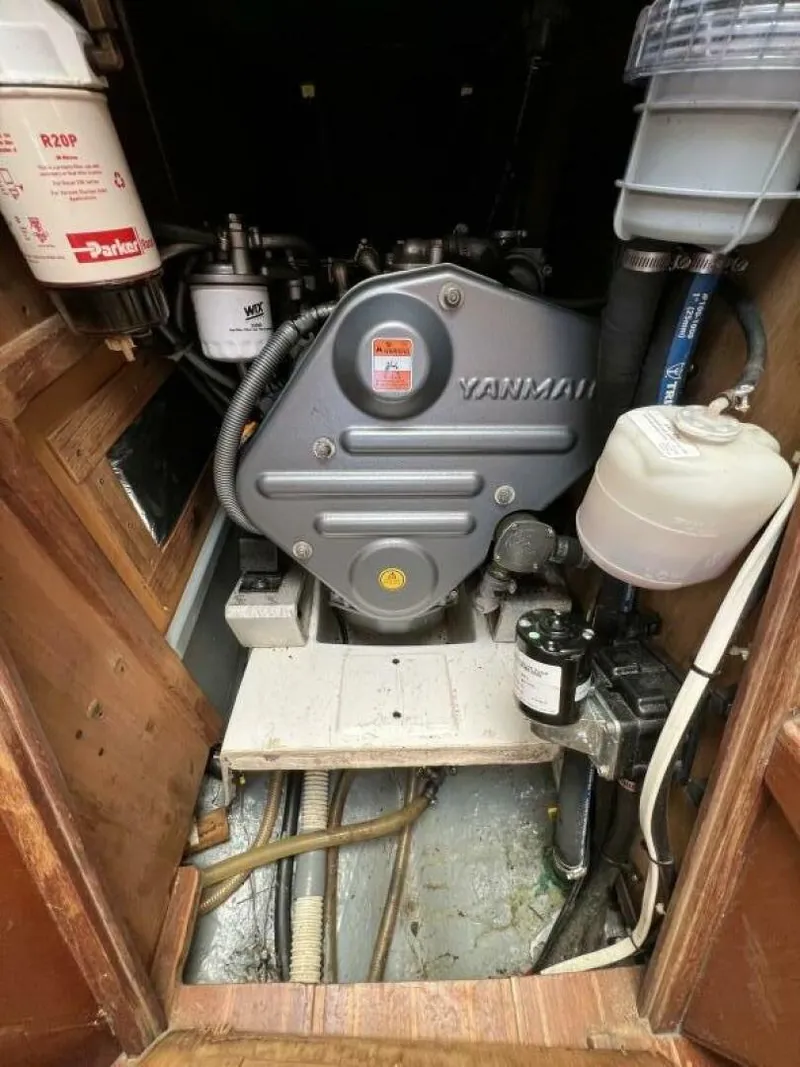 Slide: The Image of Tartan 37 1984 - 4722725