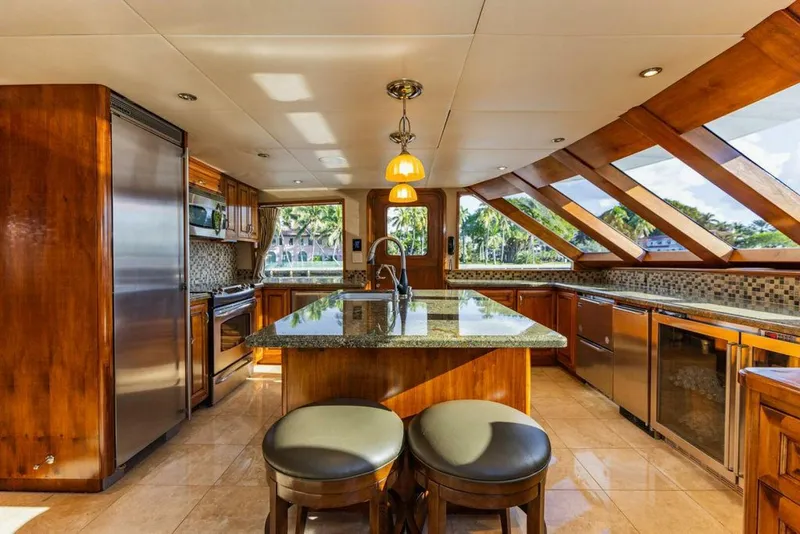 Slide: The Image of Crystal Yachts Enclosed Pilothouse 2009 - 4768229