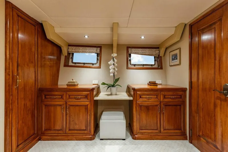 Slide: The Image of Crystal Yachts Enclosed Pilothouse 2009 - 4768236