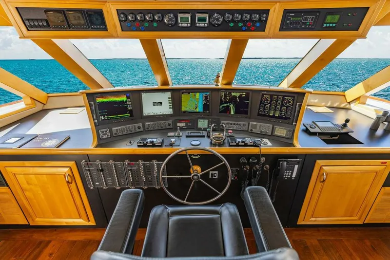 Slide: The Image of Crystal Yachts Enclosed Pilothouse 2009 - 4768254