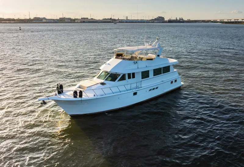 Slide: The Image of Hatteras Sport Deck Motor Yacht 1998 - 4777052