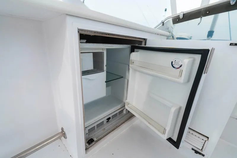 Slide: The Image of Hatteras Sport Deck Motor Yacht 1998 - 4724897