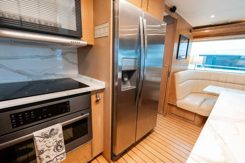 Slide: The Image of Hatteras Sport Deck Motor Yacht 1998 - 4724930