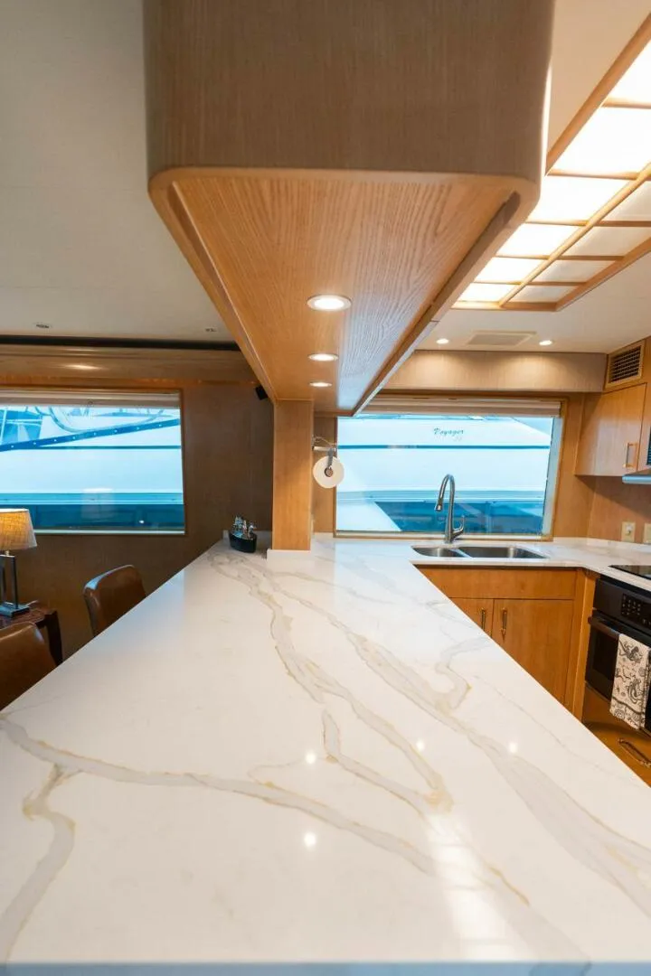 Slide: The Image of Hatteras Sport Deck Motor Yacht 1998 - 4724932