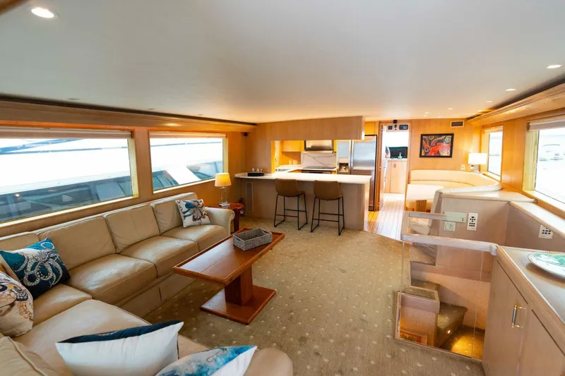 Slide: The Image of Hatteras Sport Deck Motor Yacht 1998 - 4724947