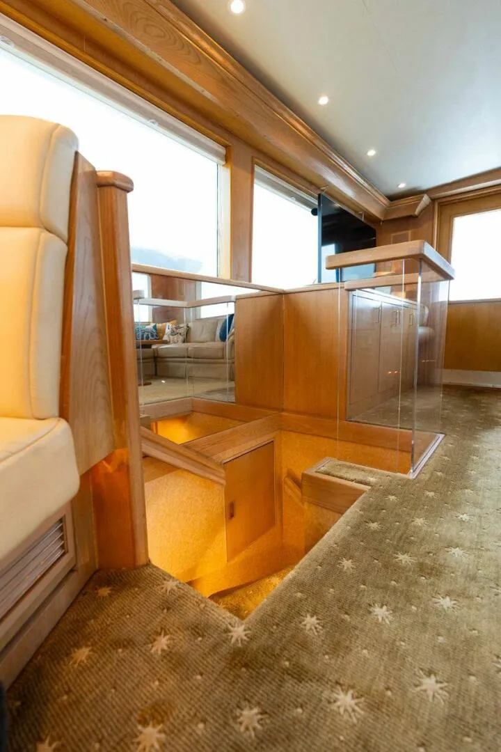 Slide: The Image of Hatteras Sport Deck Motor Yacht 1998 - 4724959