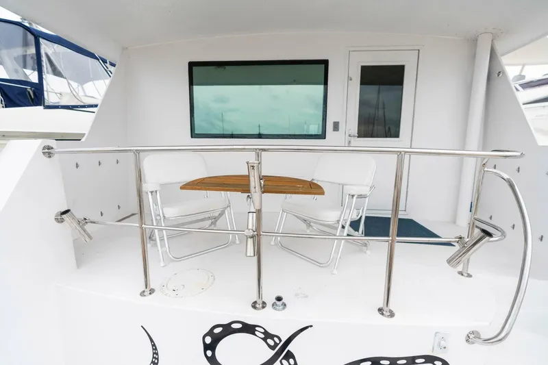 Slide: The Image of Hatteras Sport Deck Motor Yacht 1998 - 4724869