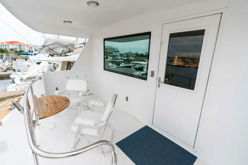 Slide: The Image of Hatteras Sport Deck Motor Yacht 1998 - 4724871