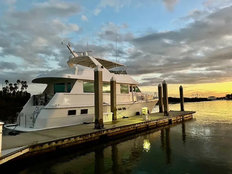 Slide: The Image of Hatteras Sport Deck Motor Yacht 1998 - 4724858