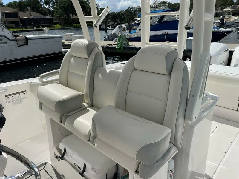 Slide: The Image of Everglades 32 Dauntless 325CC- Helm Seating 2016 Everglades 325CC 32 Dauntless - 4737556