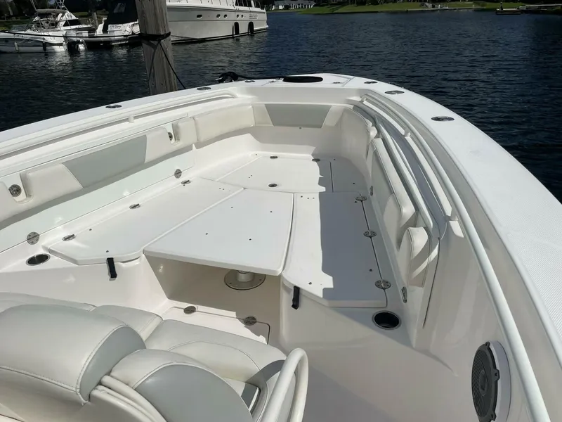 Slide: The Image of Everglades 32 Dauntless 325CC- Bow 2016 Everglades 325CC 32 Dauntless - 4737561