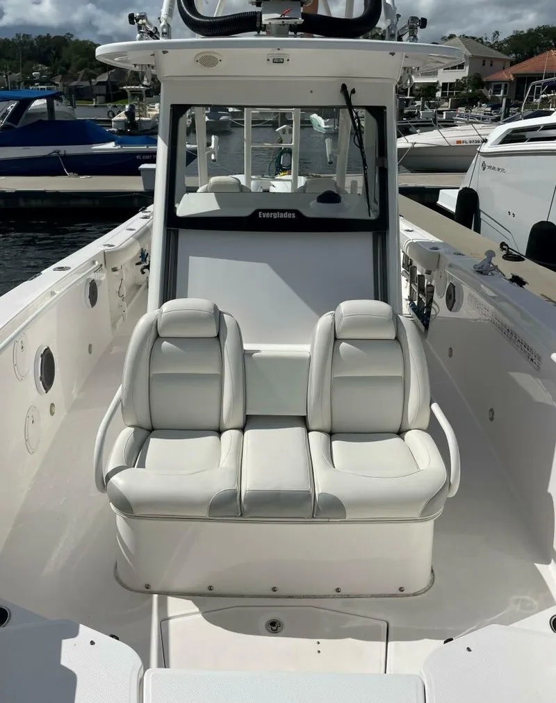 Slide: The Image of Everglades 32 Dauntless 325CC- Forward Seating 2016 Everglades 325CC 32 Dauntless - 4737562