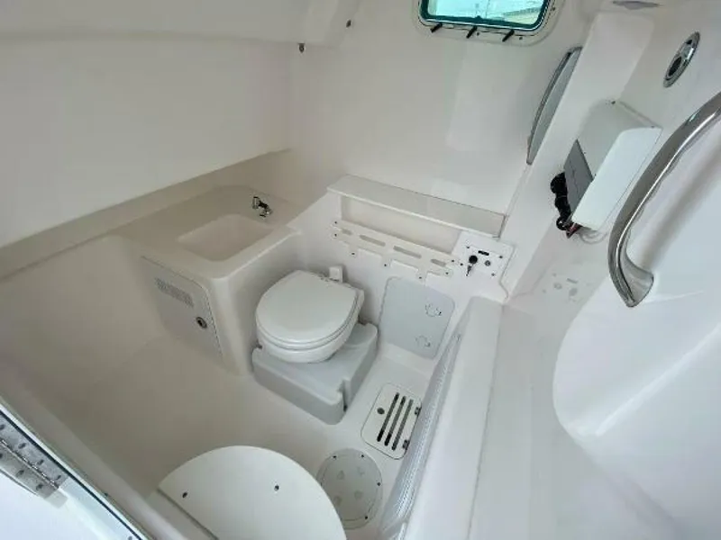 Slide: The Image of Everglades 32 Dauntless 325CC- Head 2016 Everglades 325CC 32 Dauntless - 4737646