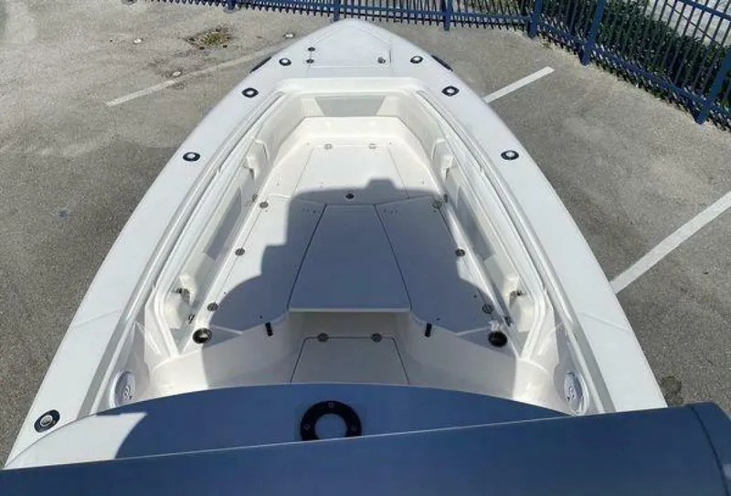 Slide: The Image of Everglades 32 Dauntless 325CC- Bow 2016 Everglades 325CC 32 Dauntless - 4737650