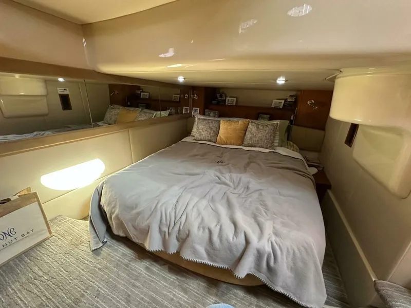 Slide: The Image of Meridian 411 Sedan 2004 - 4725220