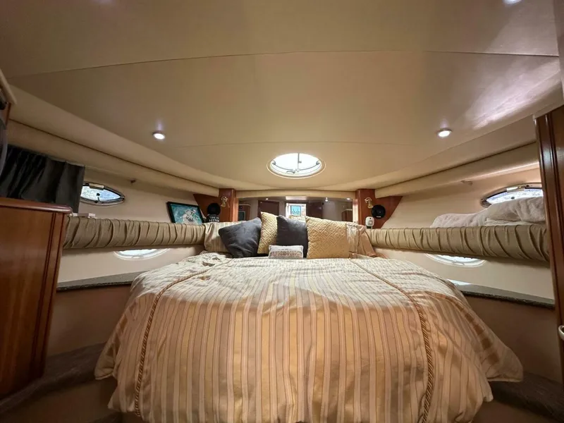 Slide: The Image of Meridian 411 Sedan 2004 - 4725221