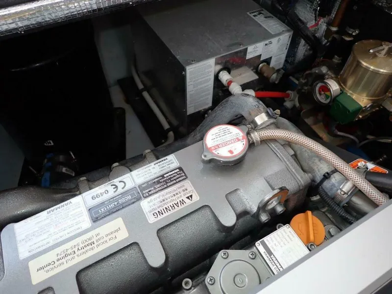 Slide: The Image of Launch 45 BLUE JACKET -Engine Room 2021 Custom Launch Pilothouse 45 BLUE JACKET - 4726674