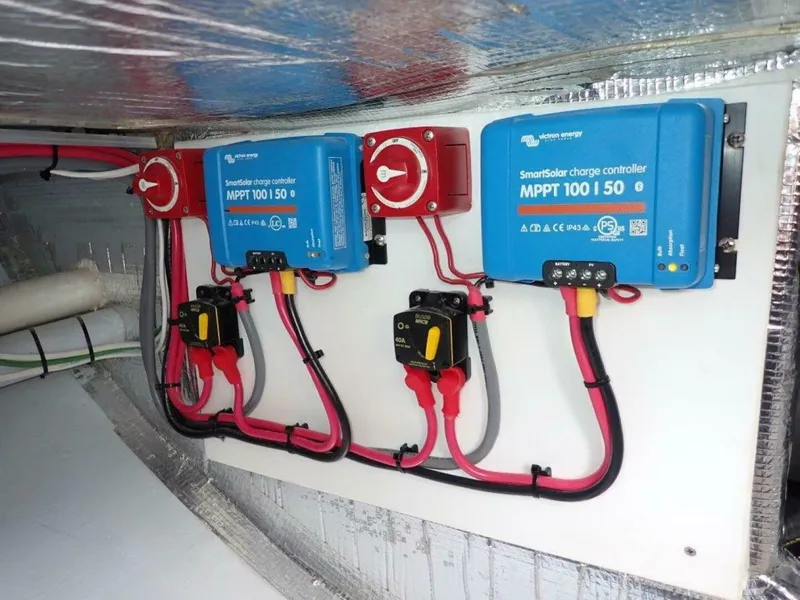 Slide: The Image of Launch 45 BLUE JACKET -Engine Room 2021 Custom Launch Pilothouse 45 BLUE JACKET - 4726676