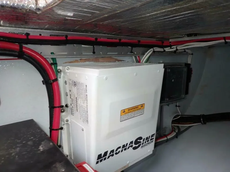 Slide: The Image of Launch 45 BLUE JACKET -Engine Room 2021 Custom Launch Pilothouse 45 BLUE JACKET - 4726677