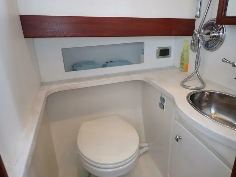 Slide: The Image of Launch 45 BLUE JACKET -Head 2021 Custom Launch Pilothouse 45 BLUE JACKET - 4726668