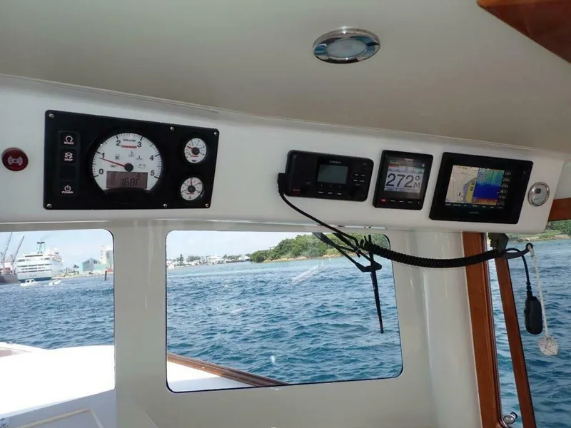 Slide: The Image of Launch 45 BLUE JACKET -Pilothouse Electronics 2021 Custom Launch Pilothouse 45 BLUE JACKET - 4726660