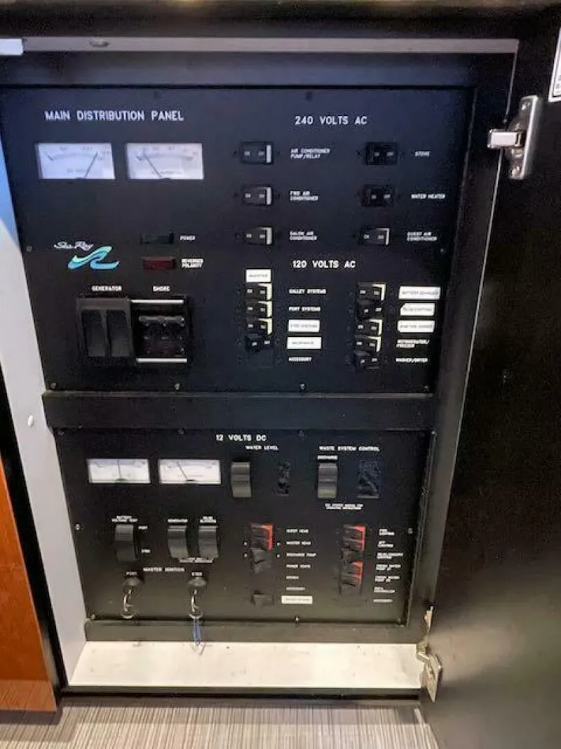 Slide: The Image of Sea Ray 480 Sedan Bridge 1999 - 4727776