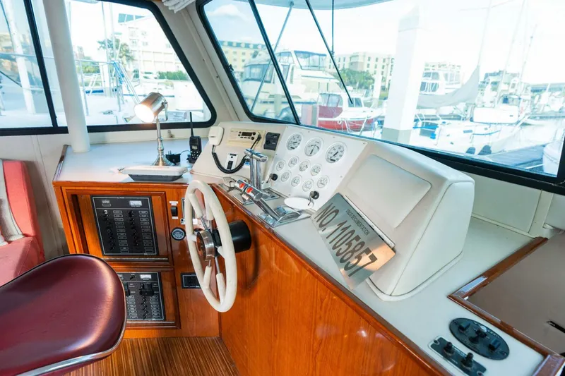 Slide: The Image of Harbor Master 520 Coastal 2001 - 4728603