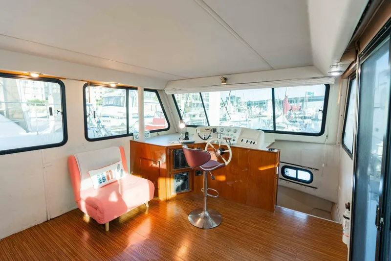 Slide: The Image of Harbor Master 520 Coastal 2001 - 4728606