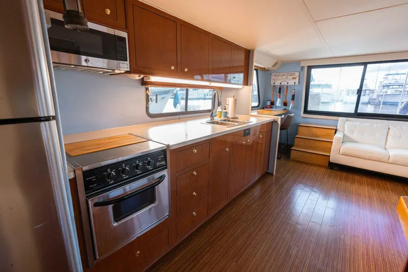 Slide: The Image of Harbor Master 520 Coastal 2001 - 4728610