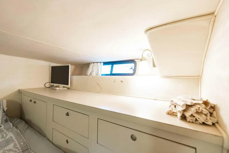 Slide: The Image of Harbor Master 520 Coastal 2001 - 4728625