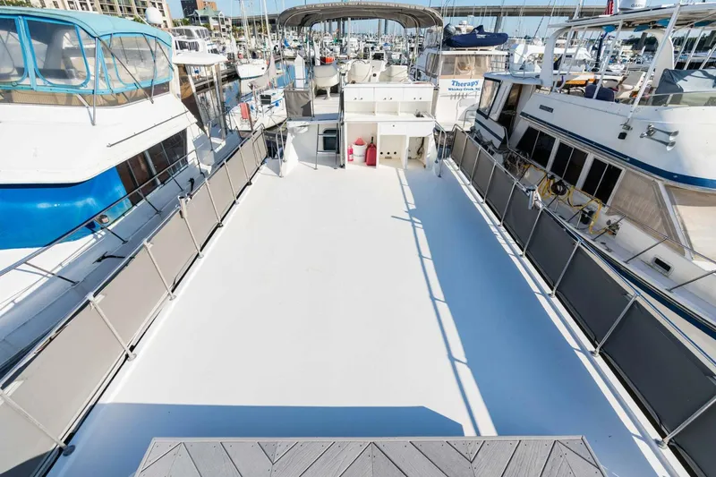 Slide: The Image of Harbor Master 520 Coastal 2001 - 4728588