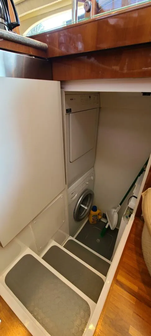 Slide: The Image of Viking 61 Flybridge 2006 - 4729815