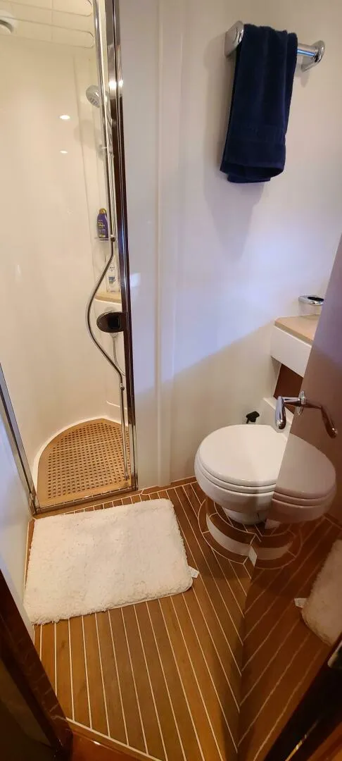 Slide: The Image of Viking 61 Flybridge 2006 - 4729795