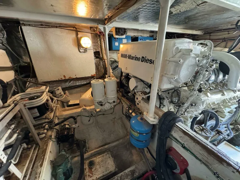 Slide: The Image of 1989 Bertram 50 Convertible Power 9824149 980865174 0 020620251310 43 - 5363776