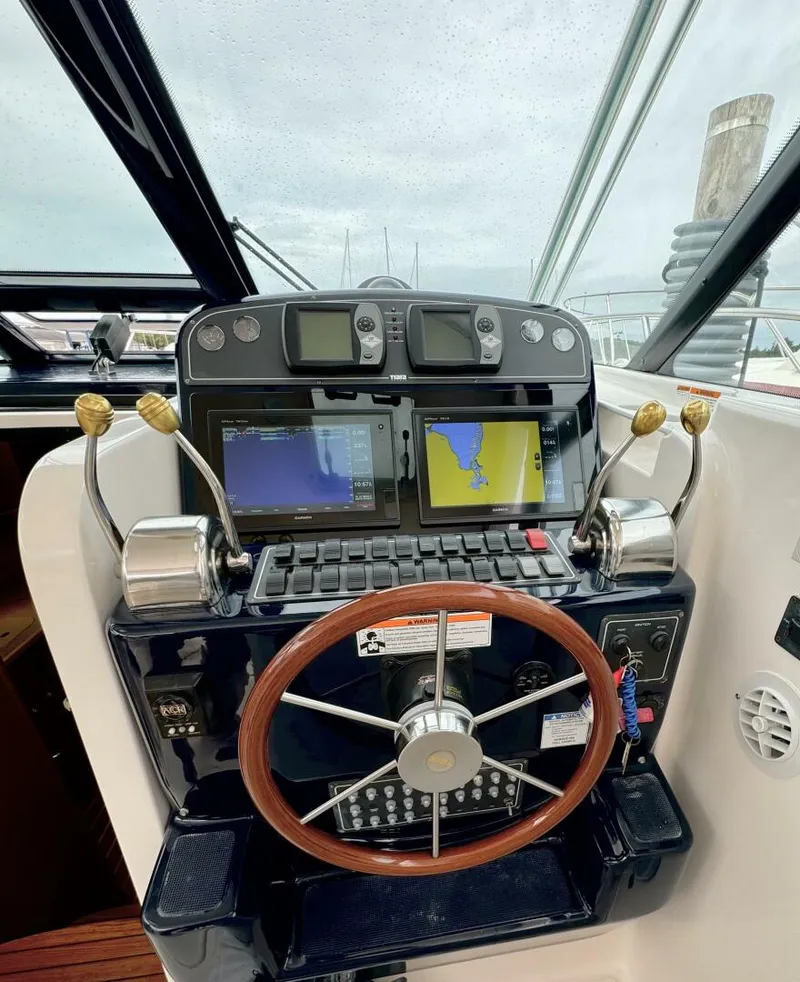 Slide: The Image of Tiara 3600 Open 2007 - 4732141