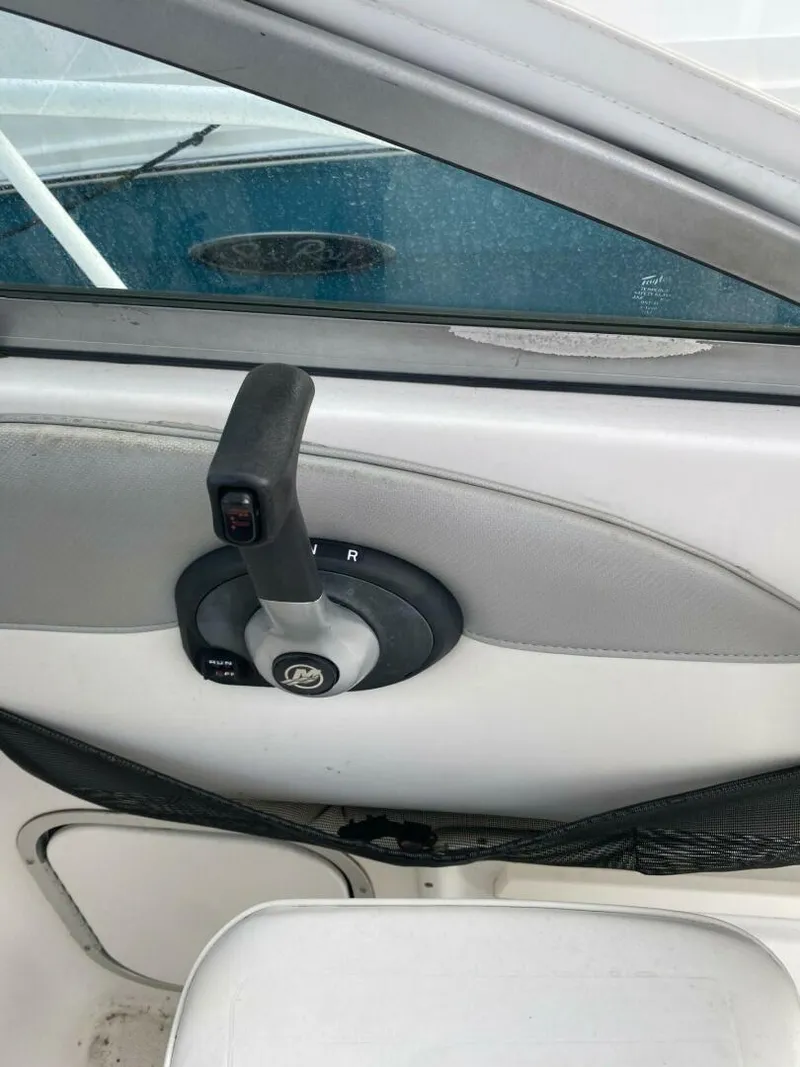 Slide: The Image of Throttle and Shift - 4732637