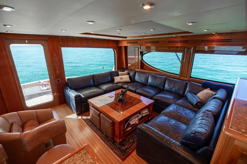 Slide: The Image of 2005 Hatteras 68 Convertible-Salon 4 - 4739304