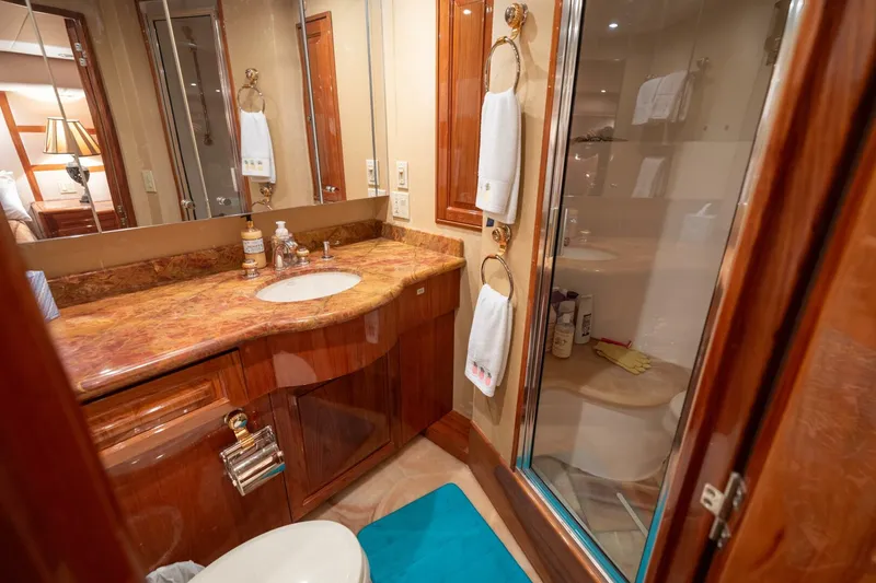 Slide: The Image of 2005 Hatteras 68 Convertible- Master Head - 4739214