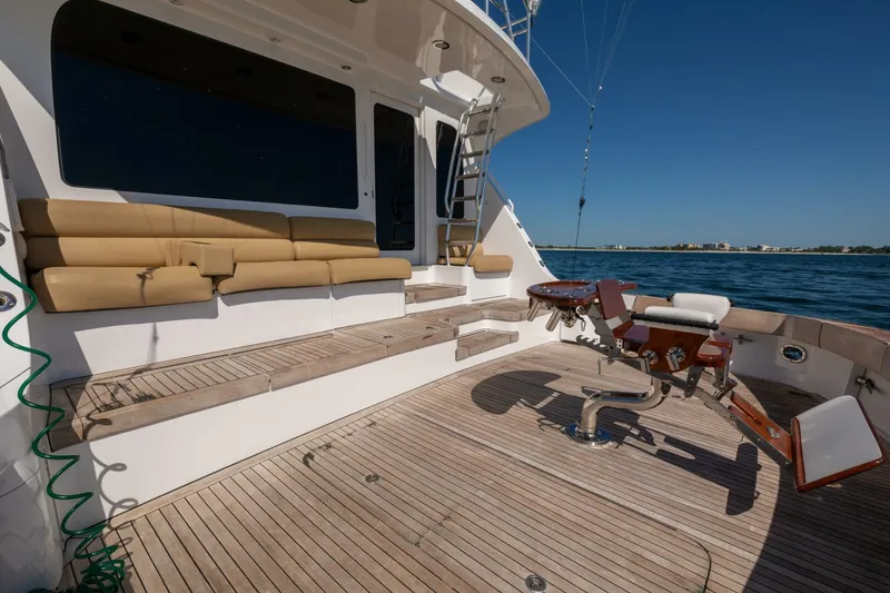 Slide: The Image of 2005 Hatteras 68 Convertible- Fighting Chair 6 - 4739311