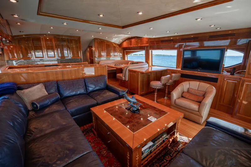 Slide: The Image of 2005 Hatteras 68 Convertible- Salon - 4739303