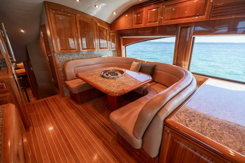 Slide: The Image of 2005 Hatteras 68 Convertible - 4739281