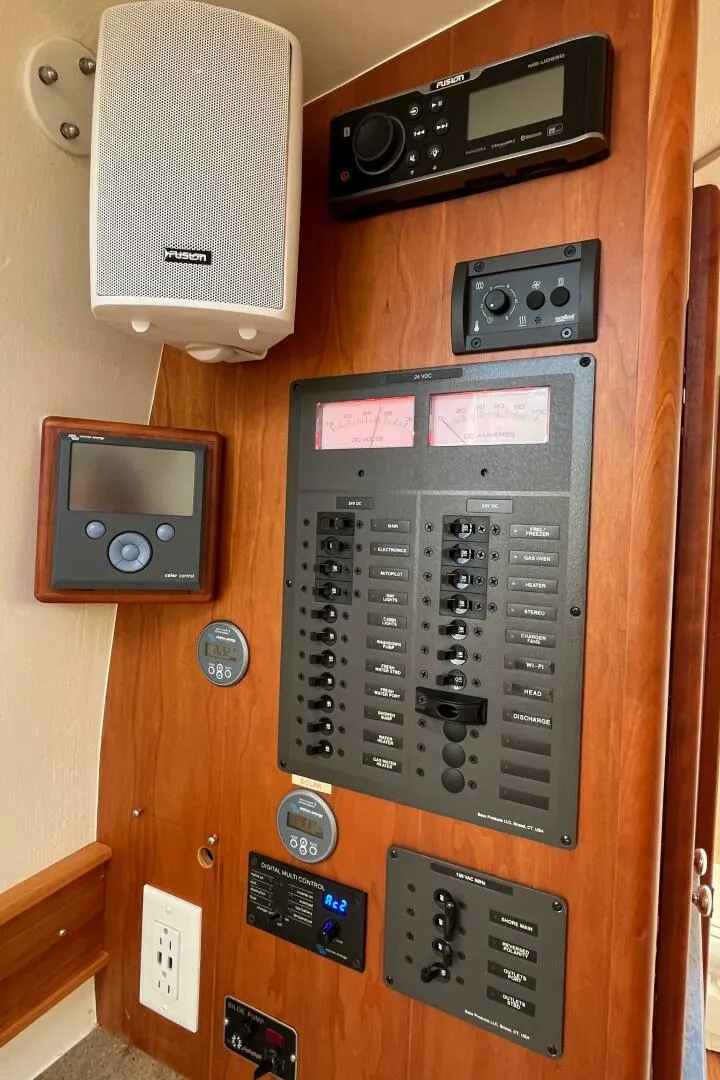 Slide: The Image of Maine Cat 38 2018 - 4739007