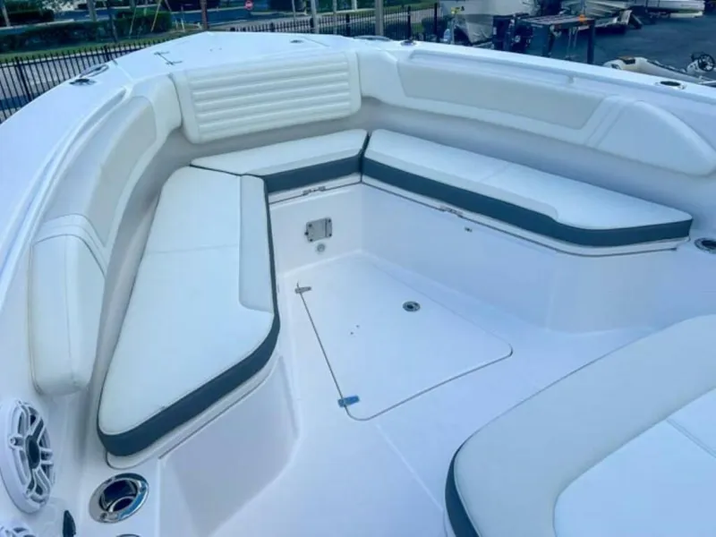 Slide: The Image of Edgewater 340CC 2025 - 4789276