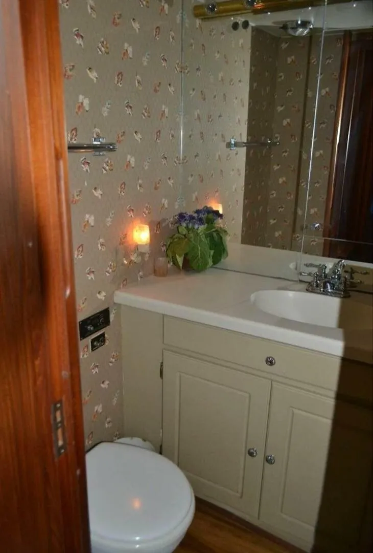 Slide: The Image of Hatteras 53 Extended Deck Motor Yacht 1984 - 4741267